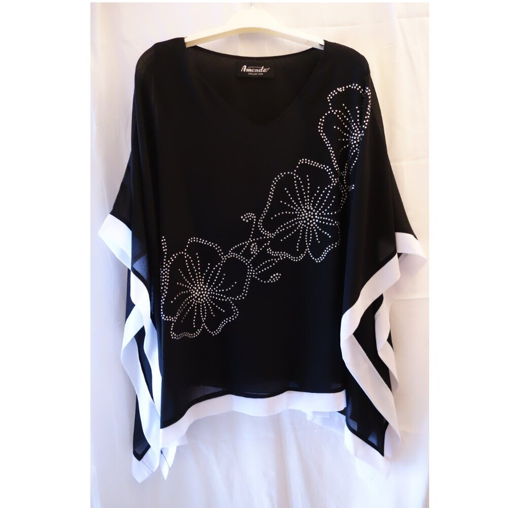 🎄2/$50🎄 Amanda Collection Black/White Trim Slip-over Top with Camisole